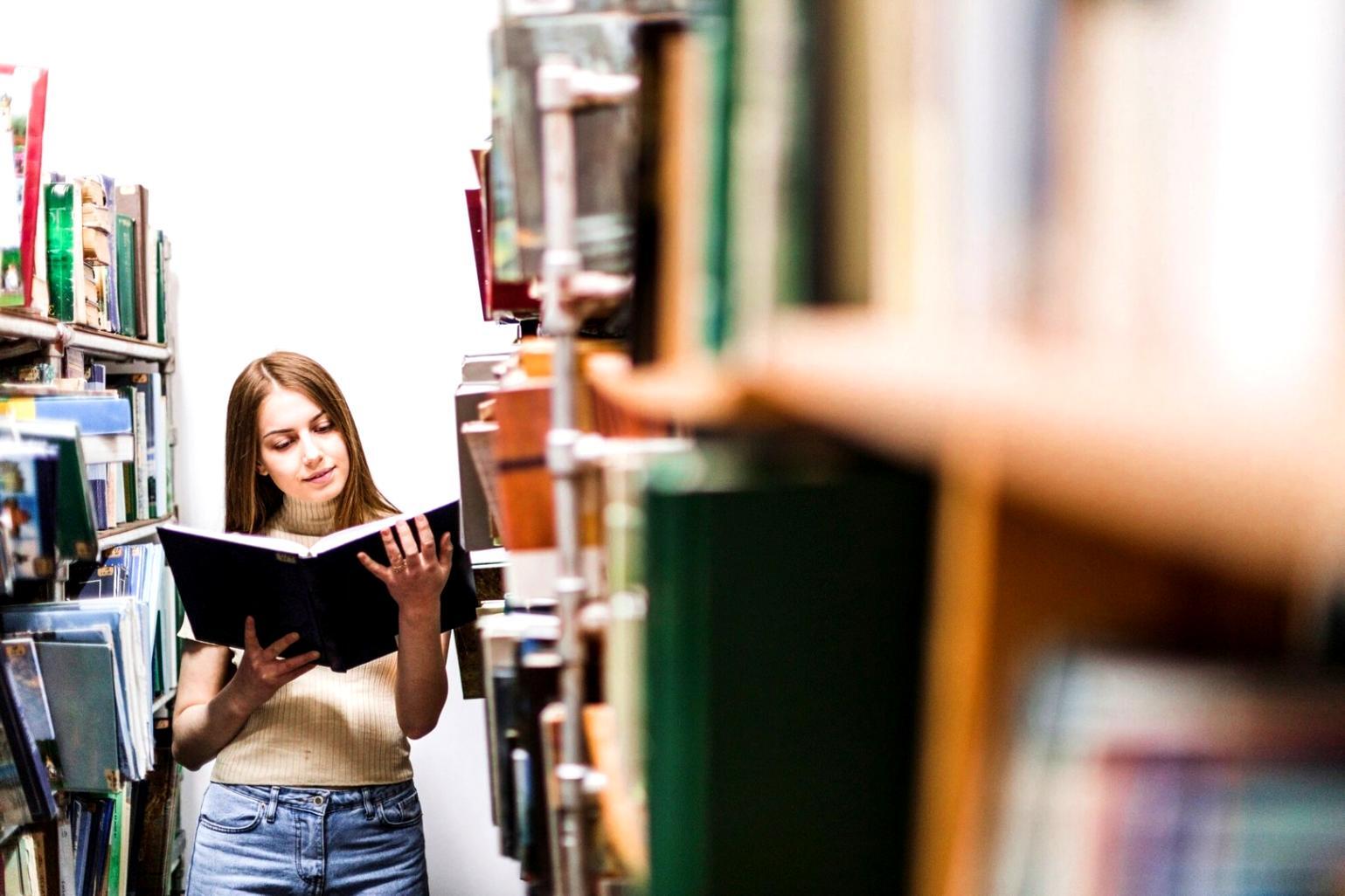 Session de formation en finance avec interaction entre formateurs et participants