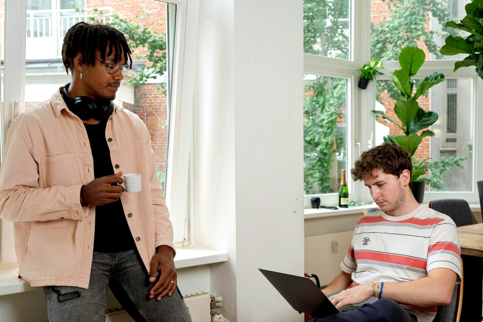 Session de formation en finances personnelles avec supports pédagogiques